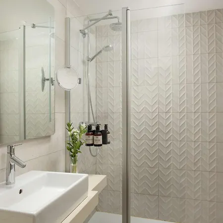 Nh De La Gare Hotel 4*
