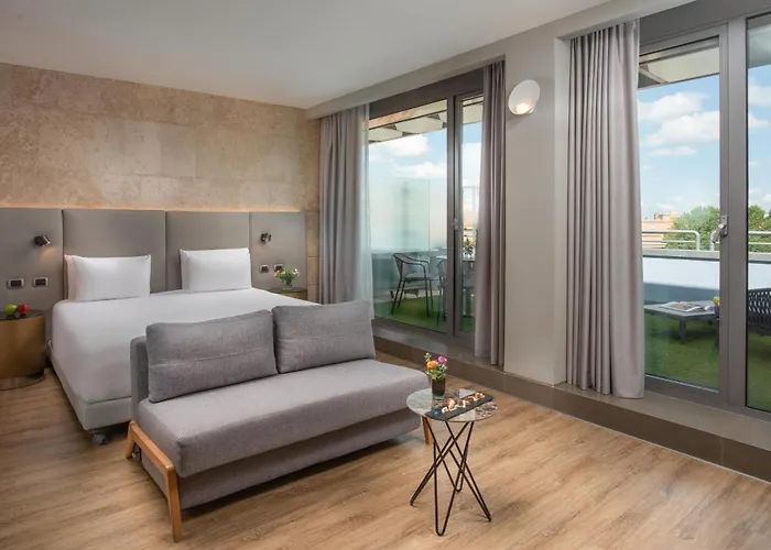 Nh De La Gare Bolonia