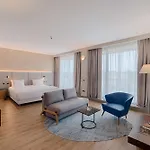 Nh De La Gare Отель 4*
