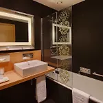 Nh De La Gare 4*