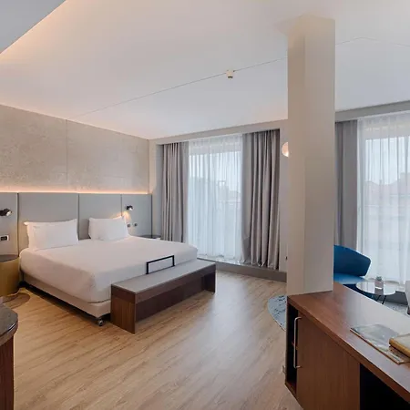 Nh De La Gare Bolonia