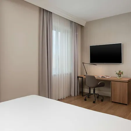 Nh De La Gare Hotel 4*