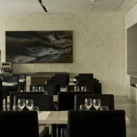 Nh De La Gare Otel Bolonya