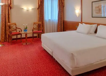 Nh De La Gare Otel