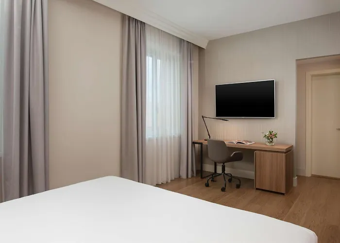 Nh De La Gare Hotel 4*