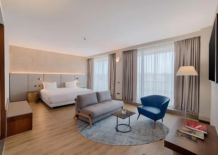 Nh De La Gare Hotel 4*