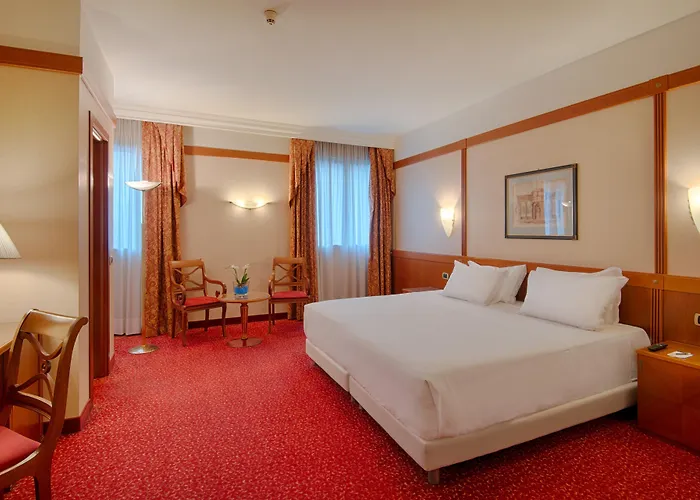 Nh De La Gare Hotel 4*